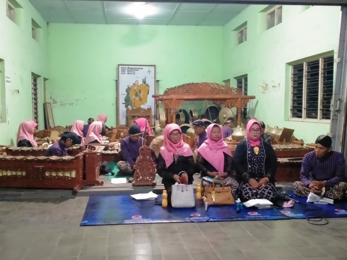 Pentas Seni Malam Selasa Wagen, Karawitan Sukorini Wiromo Meriahkan Ruang Gamelan Kalurahan Sabdodadi